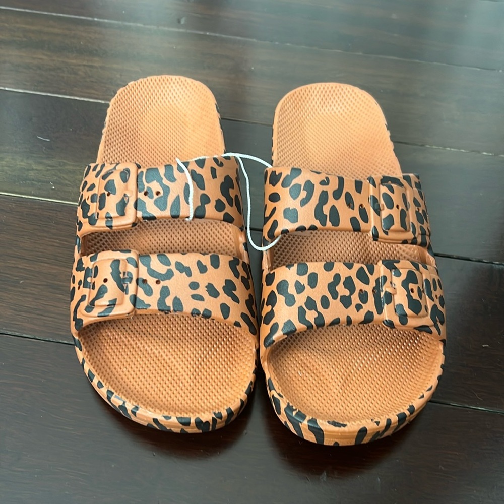 New freedom Moses sandals